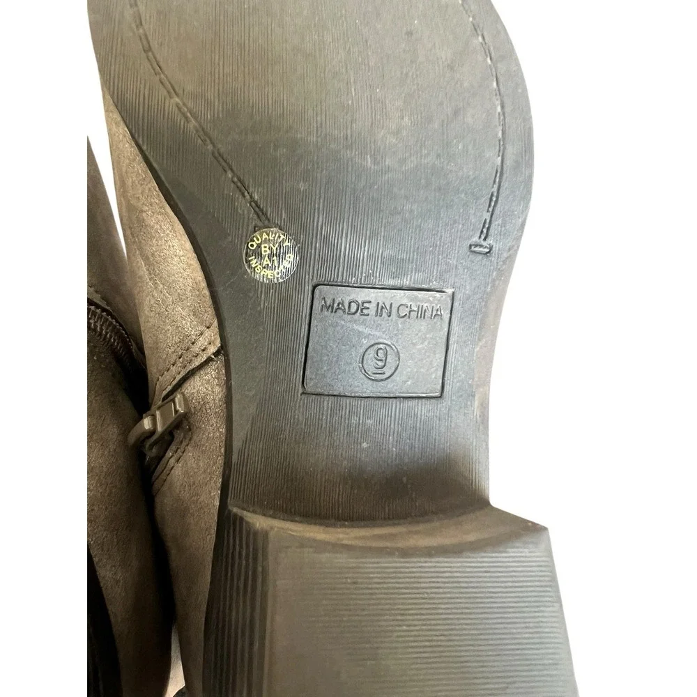 St. John's Bay Leia Women's 9W Pewter Suede Ankle Boots Side Zip Buckle Detail - Picture 9 of 14
